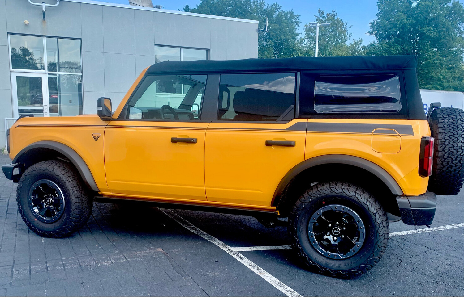 2021-up Ford Bronco Full Length Upper Side Stripe Kit