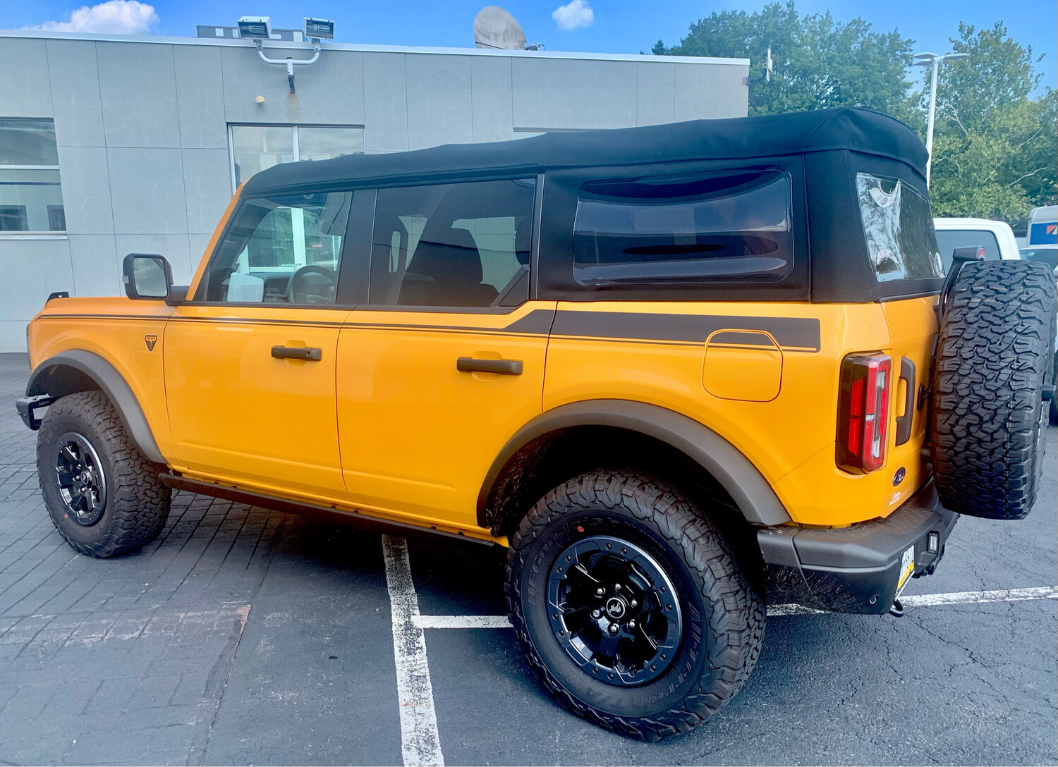 2021-up Ford Bronco Full Length Upper Side Stripe Kit