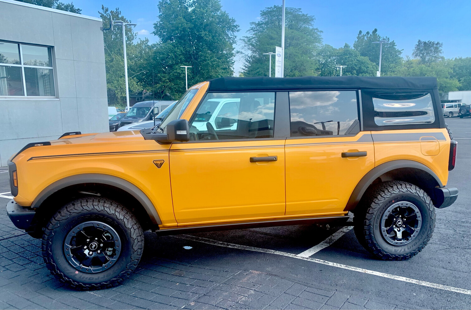 2021-up Ford Bronco Full Length Upper Side Stripe Kit