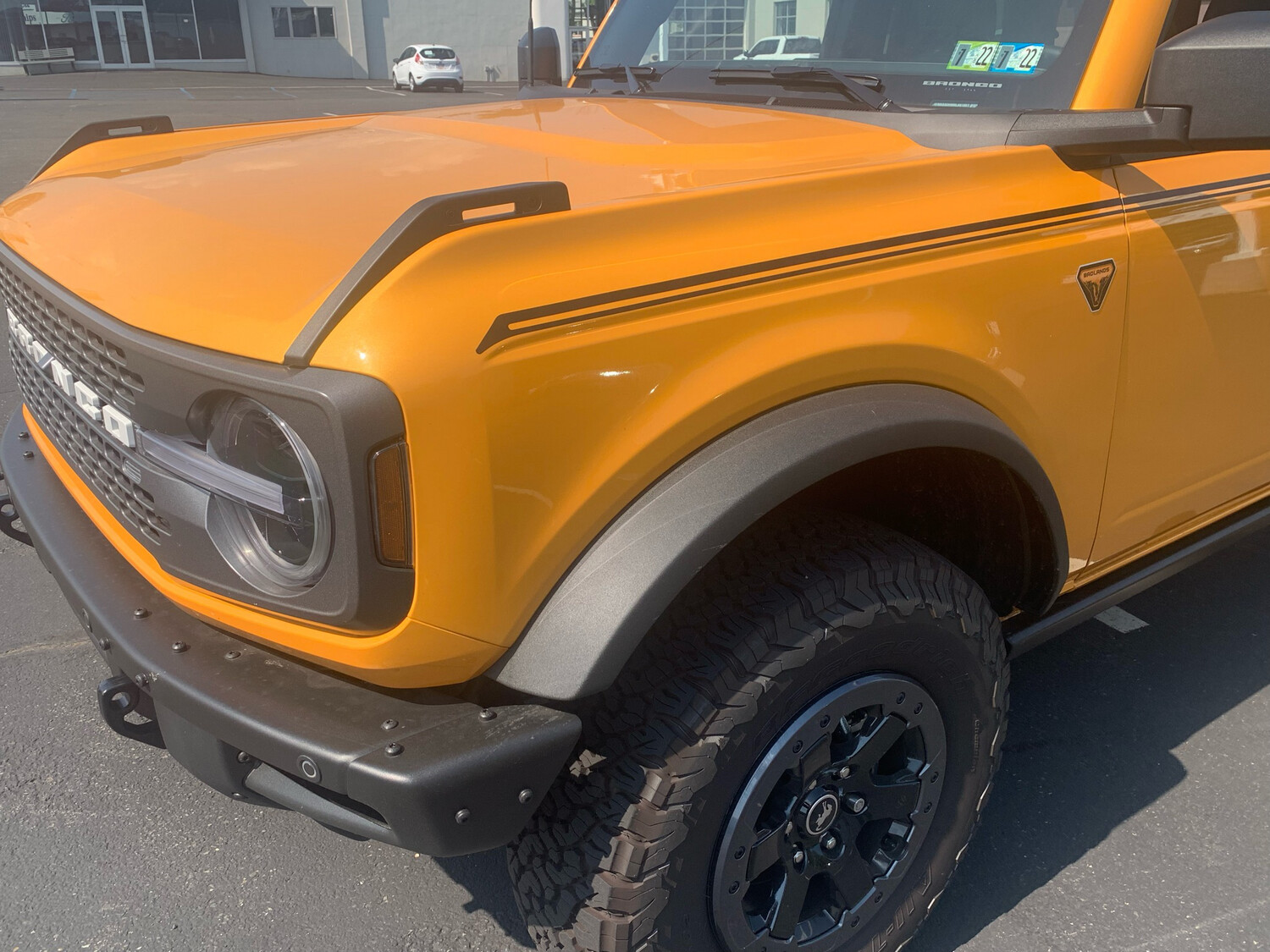 2021-up Ford Bronco Full Length Upper Side Stripe Kit