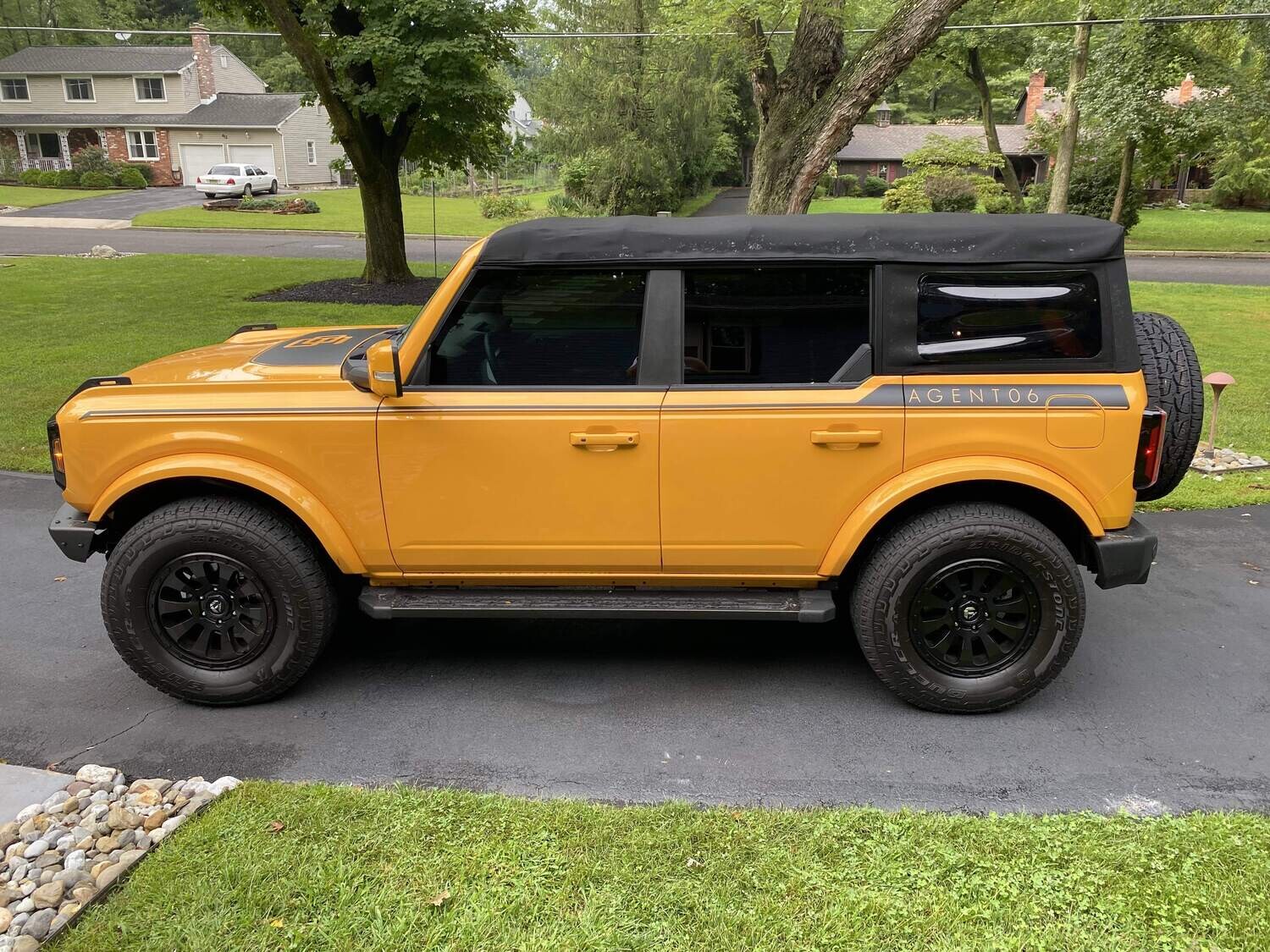 2021-up Ford Bronco Full Length Upper Side Stripe Kit