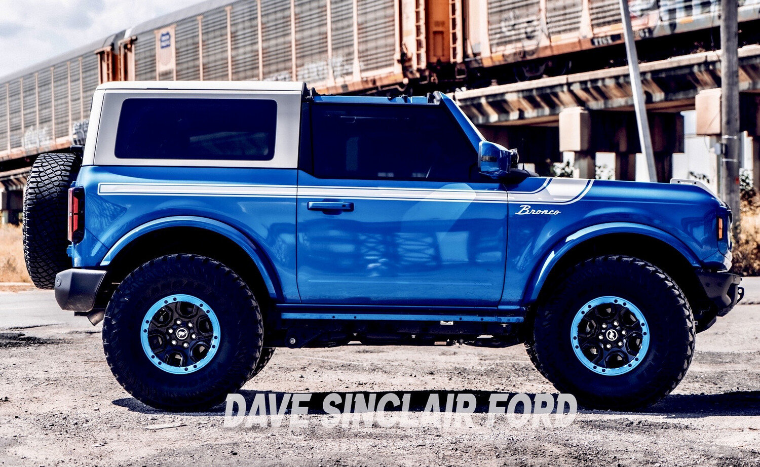 2021-up Ford Bronco Retro Special Decor Style Side/Hood Graphics Kit (Centered on Body Line)