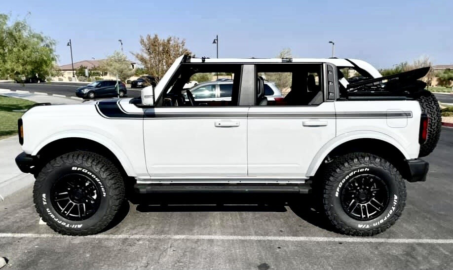 2021-up Ford Bronco Retro Special Decor Style Side/Hood Graphics Kit (Centered on Body Line)