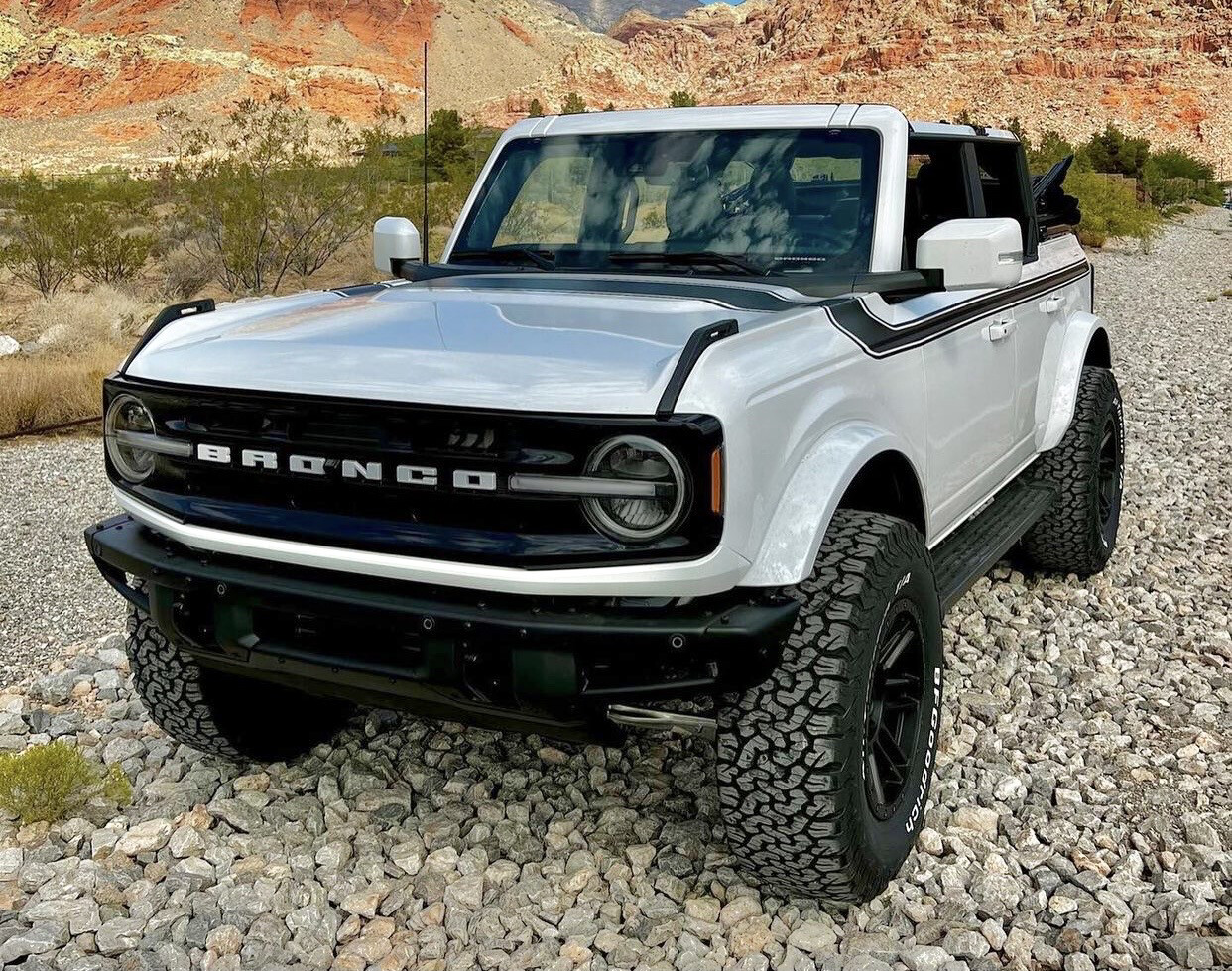 2021-up Ford Bronco Retro Special Decor Style Side/Hood Graphics Kit (Centered on Body Line)