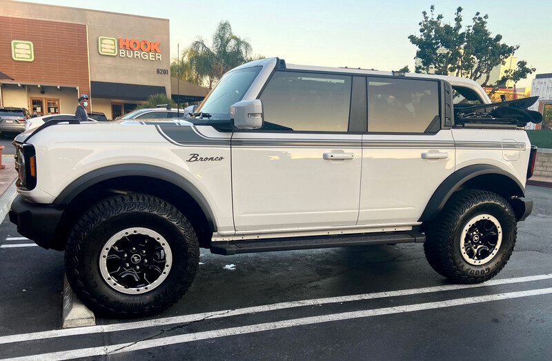 2021-up Ford Bronco Retro Special Decor Style Side/Hood Graphics Kit (Centered on Body Line)