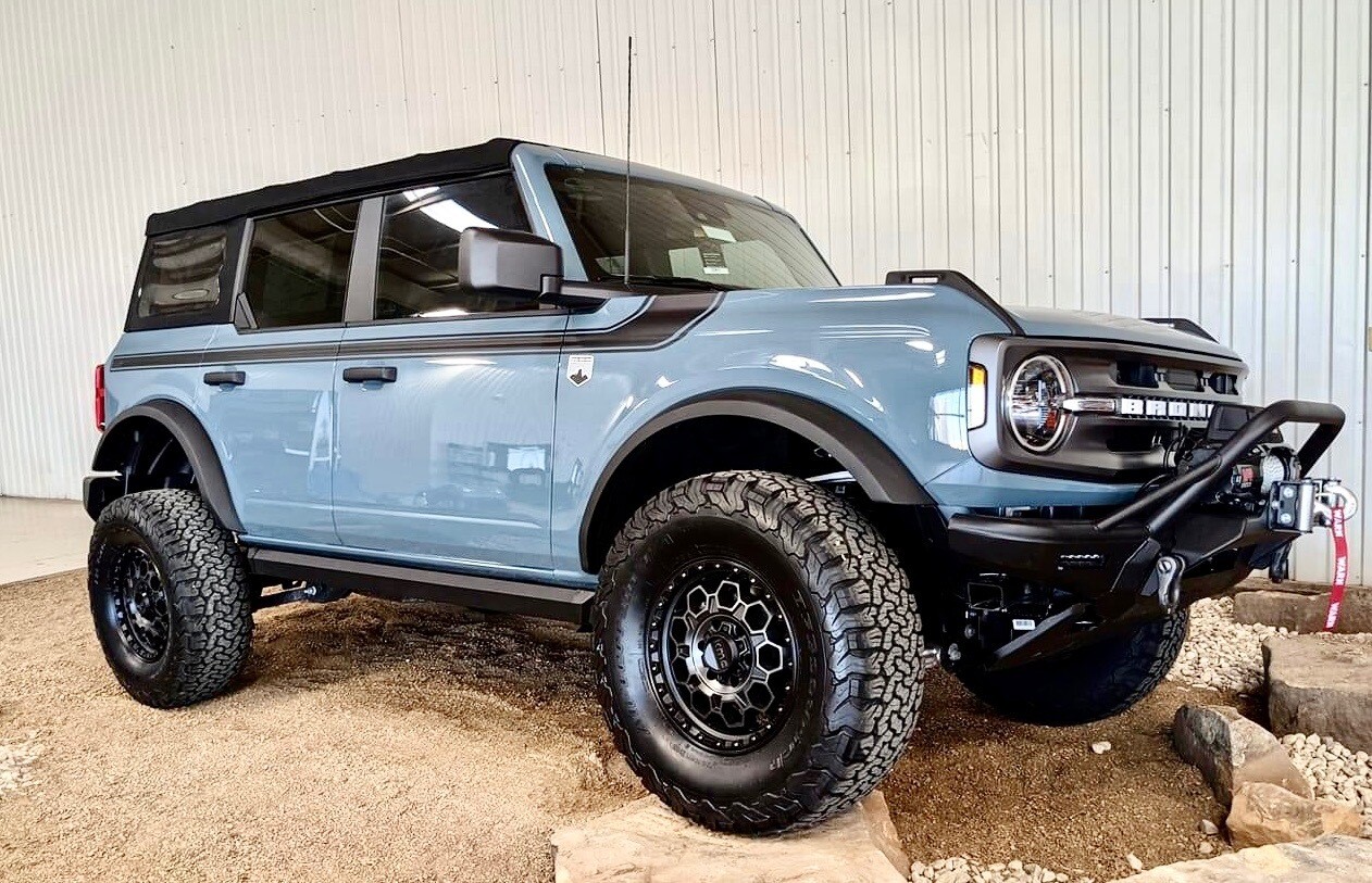 2021-up Ford Bronco Retro Special Decor Style Side/Hood Graphics Kit (Centered on Body Line)