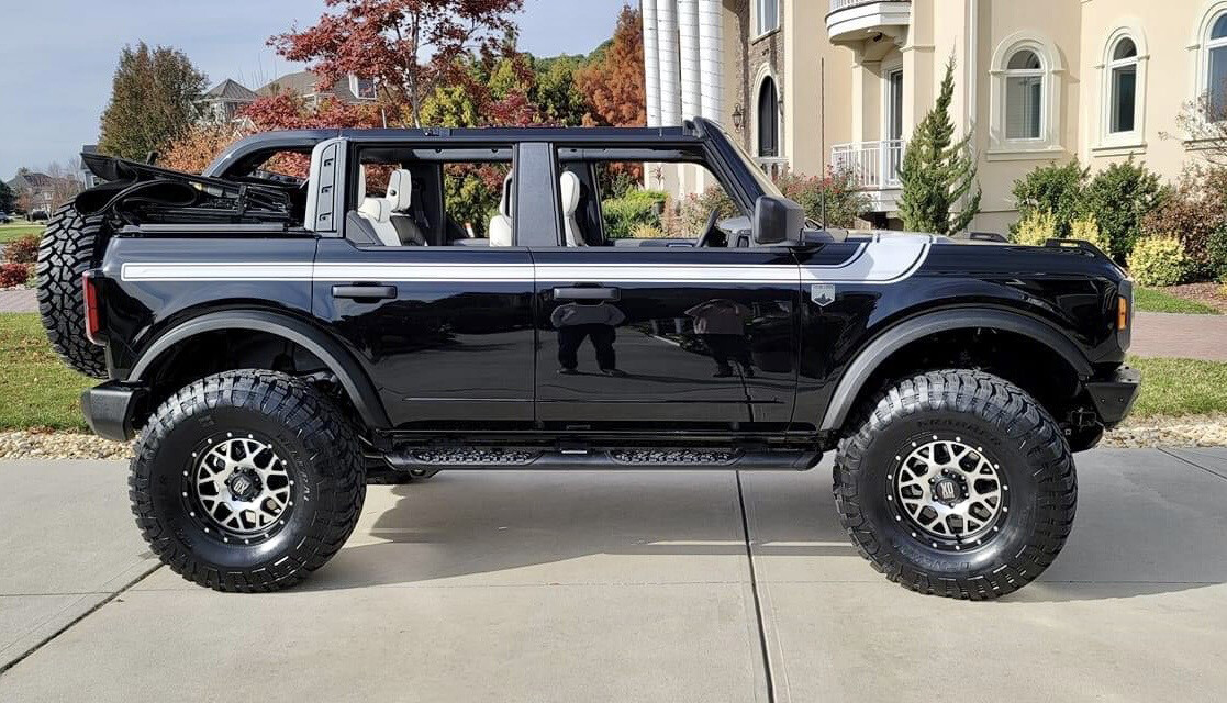 2021-up Ford Bronco Retro Special Decor Style Side/Hood Graphics Kit (Centered on Body Line)