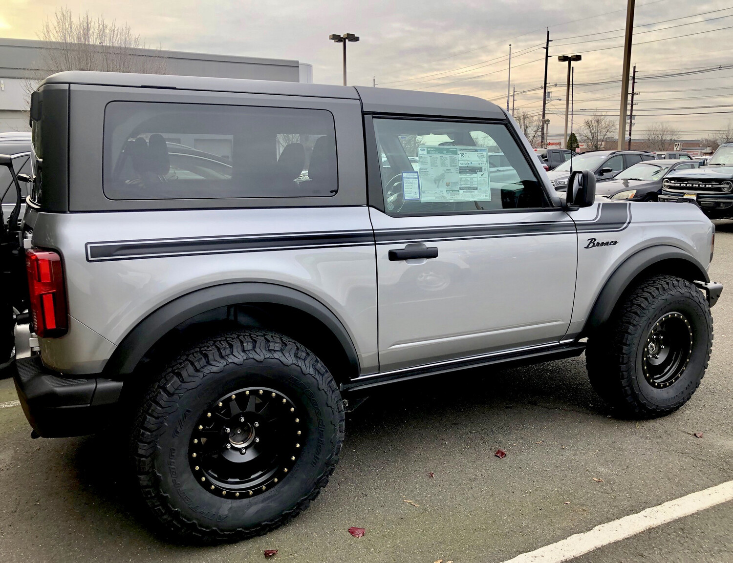 2021-up Ford Bronco Retro Special Decor Style Side/Hood Graphics Kit (Centered on Body Line)