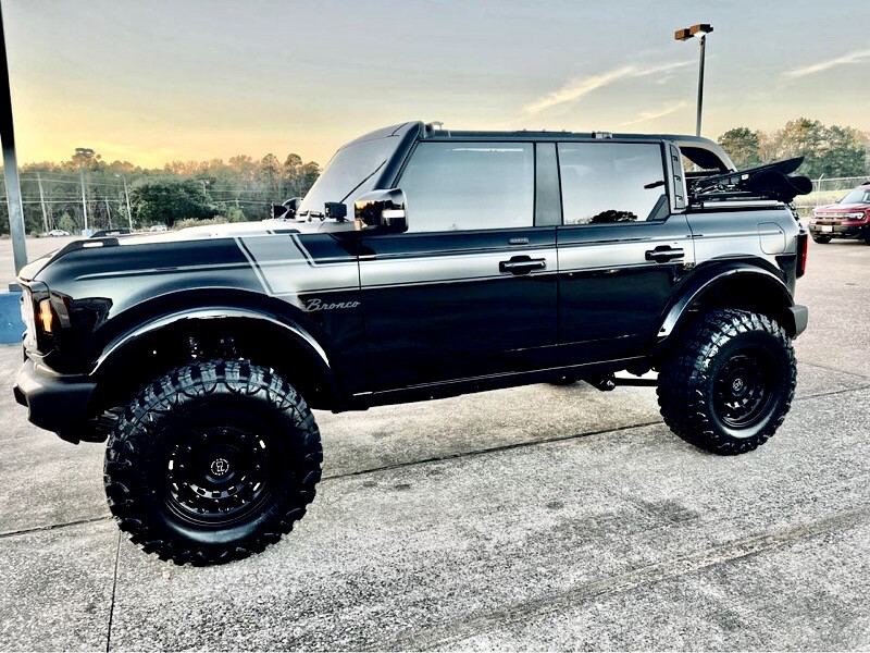 2021-up Ford Bronco Retro Special Decor Style Side/Hood Graphics Kit (Below Body Line Wide Stripe)