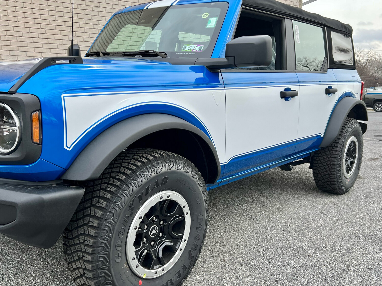2021-up Ford Bronco Two Tone Center Body Graphics