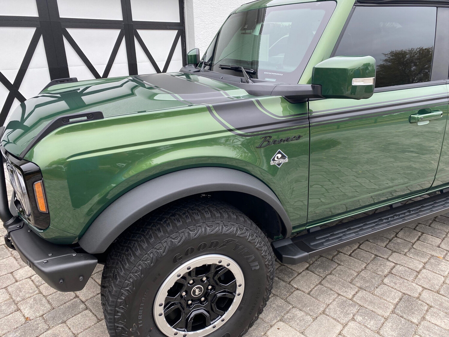 2021-up Ford Bronco Retro Special Decor Style Side/Hood Graphics Kit (Centered on Body Line)