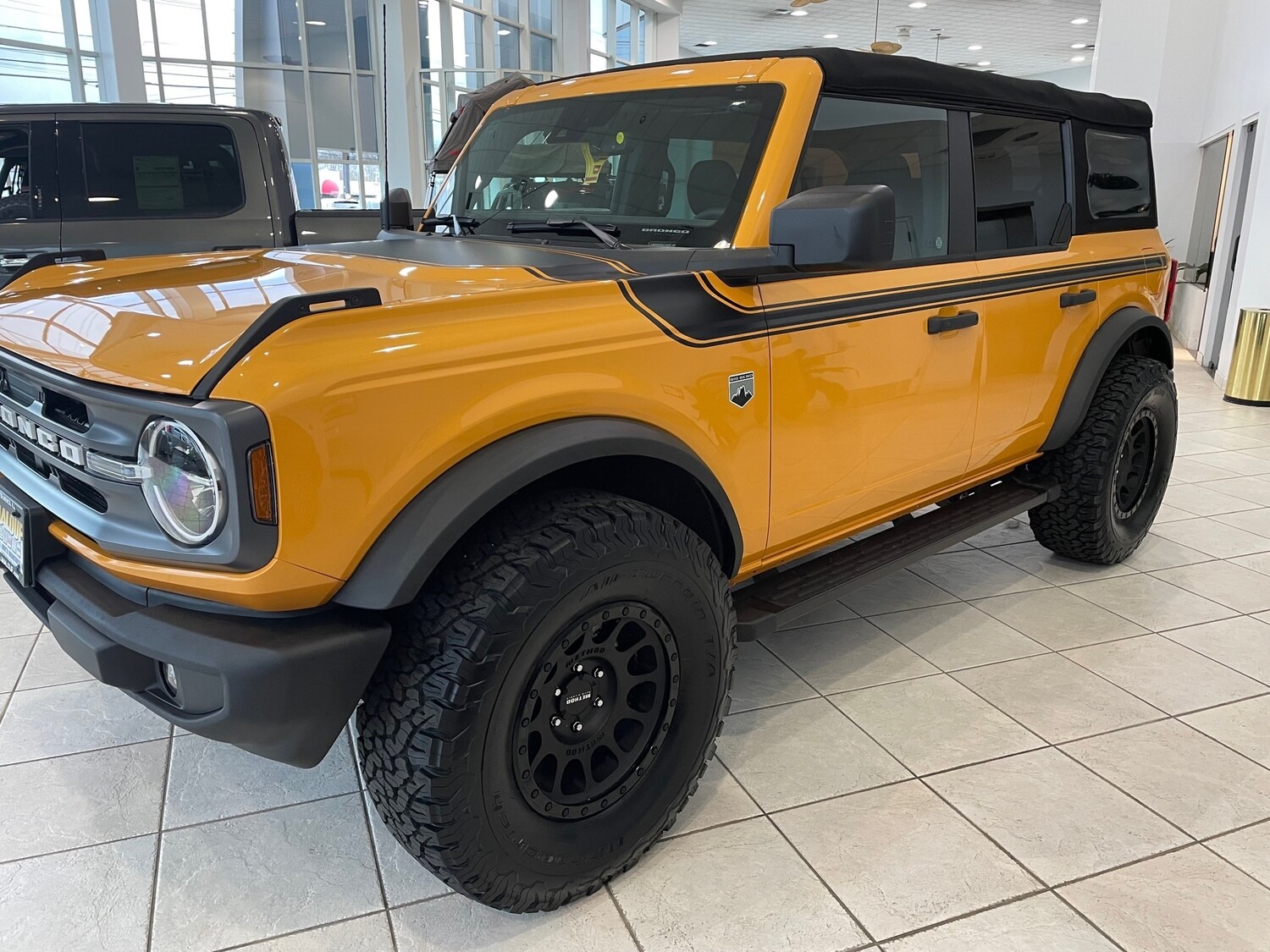 2021-up Ford Bronco Retro Special Decor Style Side/Hood Graphics Kit (Centered on Body Line)
