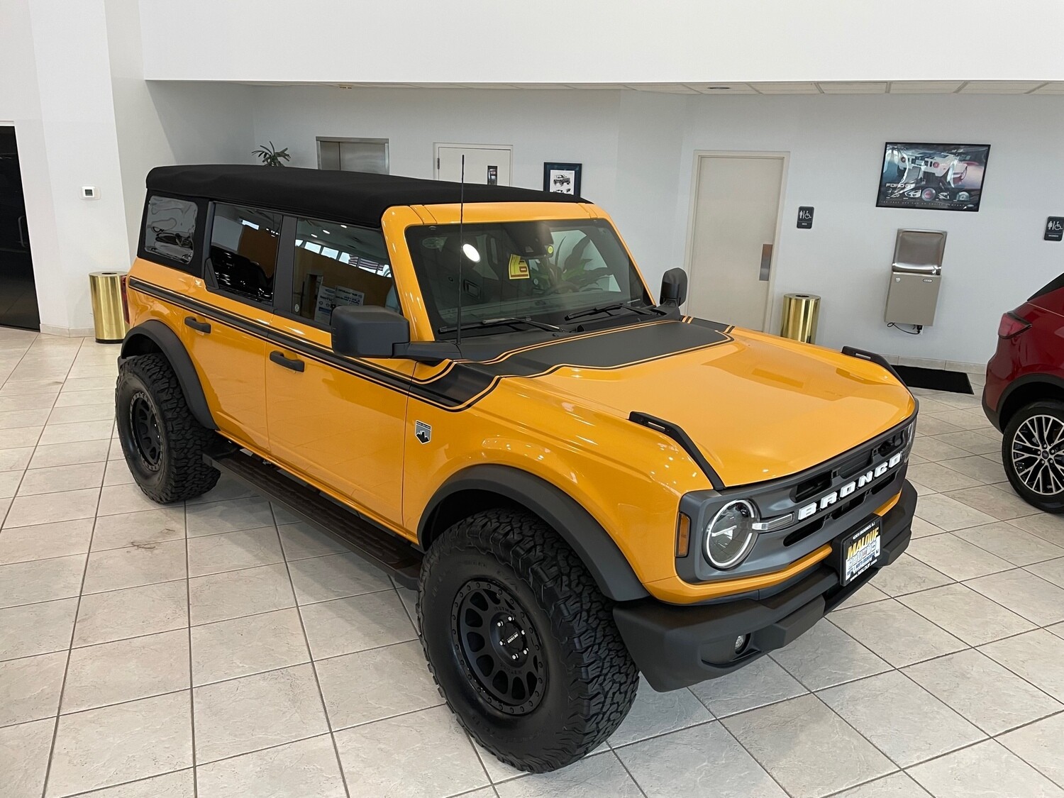 2021-up Ford Bronco Retro Special Decor Style Side/Hood Graphics Kit (Centered on Body Line)