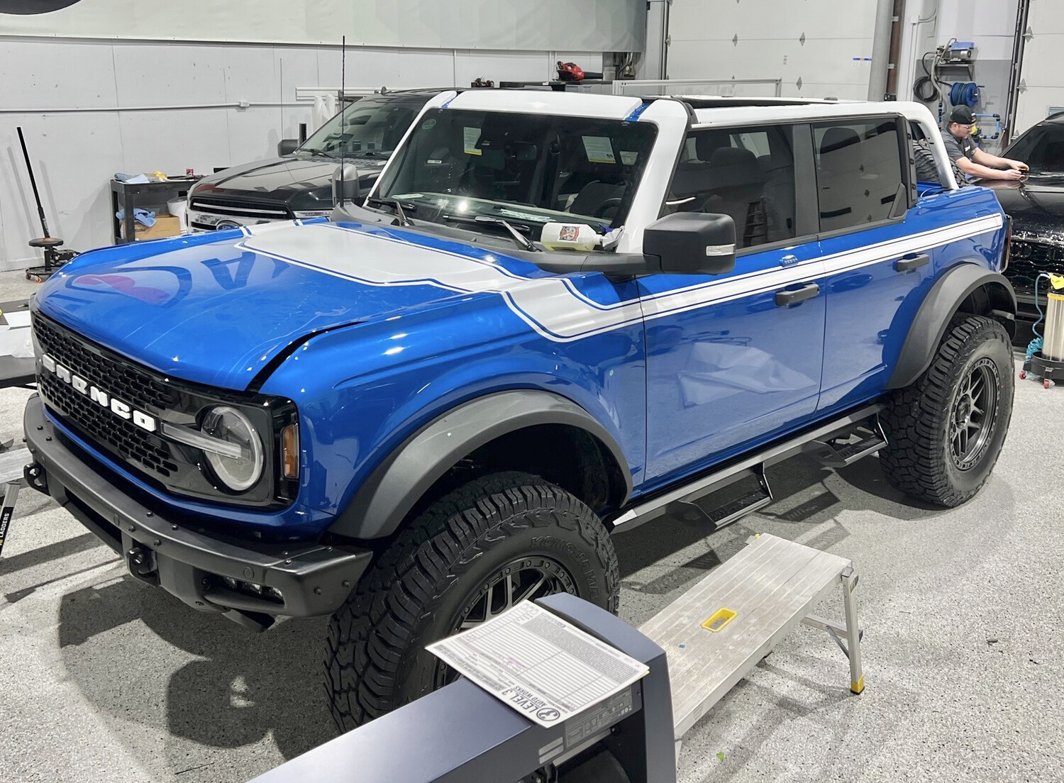 2021-up Ford Bronco Retro Special Decor Style Side/Hood Graphics Kit (Centered on Body Line)