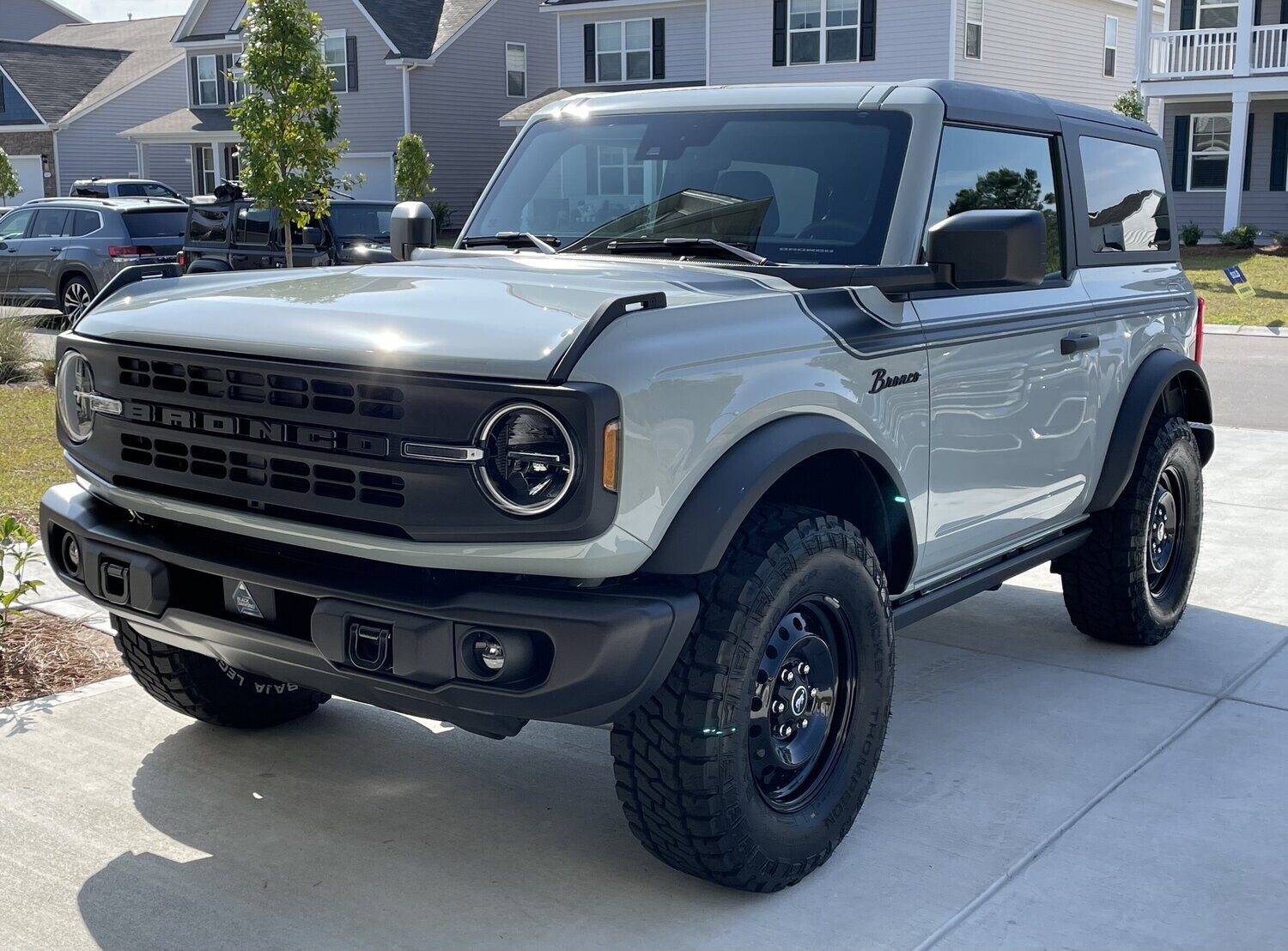 2021-up Ford Bronco Retro Special Decor Style Side/Hood Graphics Kit (Centered on Body Line)