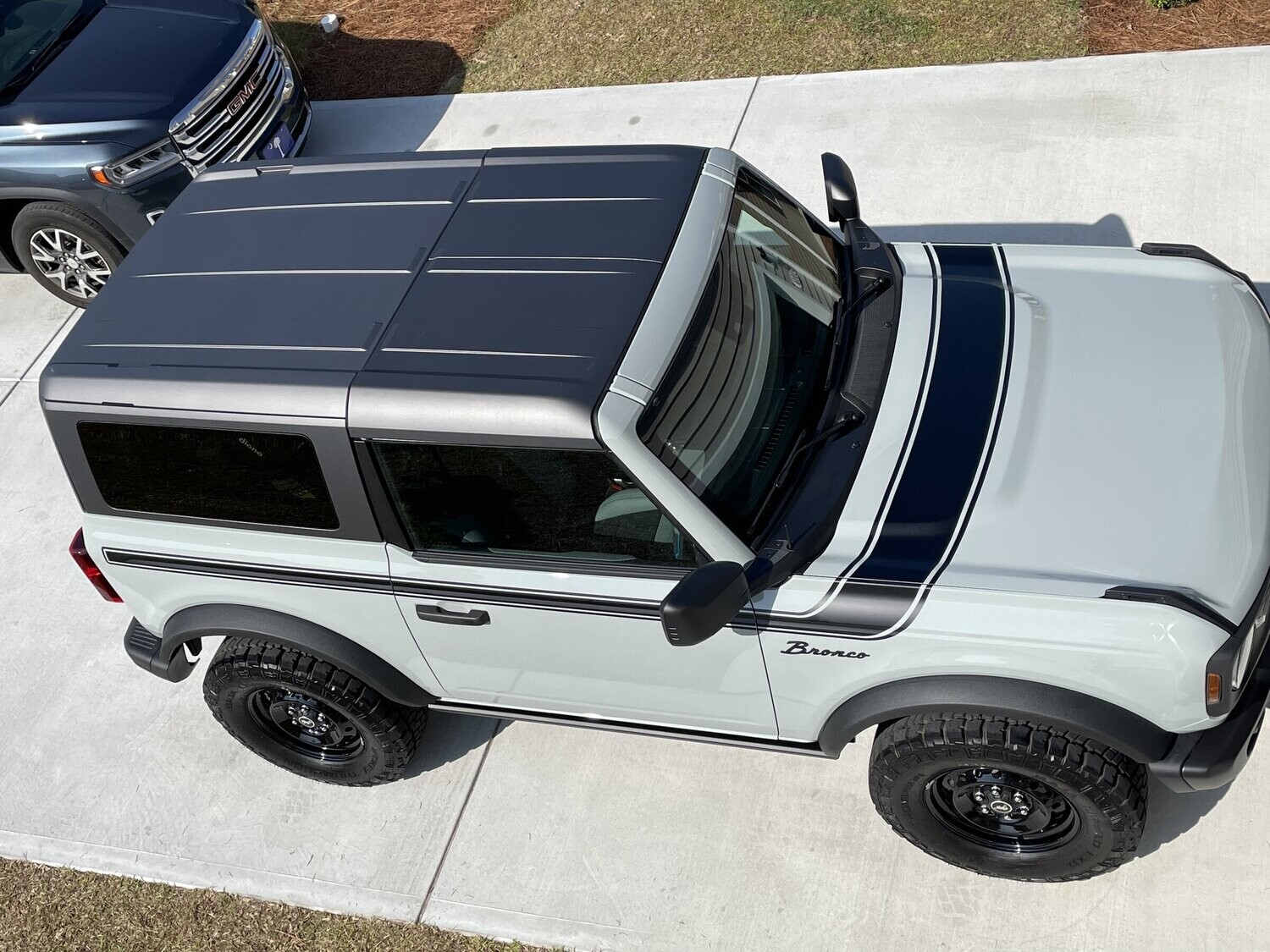 2021-up Ford Bronco Retro Special Decor Style Side/Hood Graphics Kit (Centered on Body Line)
