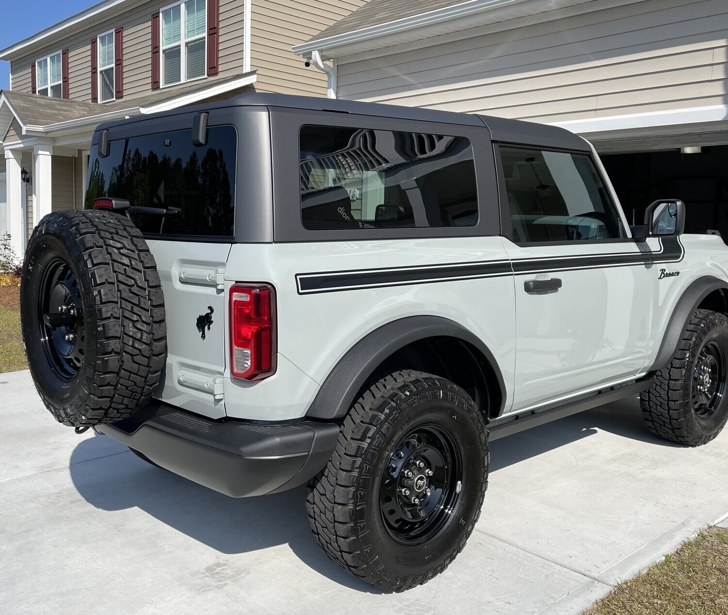 2021-up Ford Bronco Retro Special Decor Style Side/Hood Graphics Kit (Centered on Body Line)