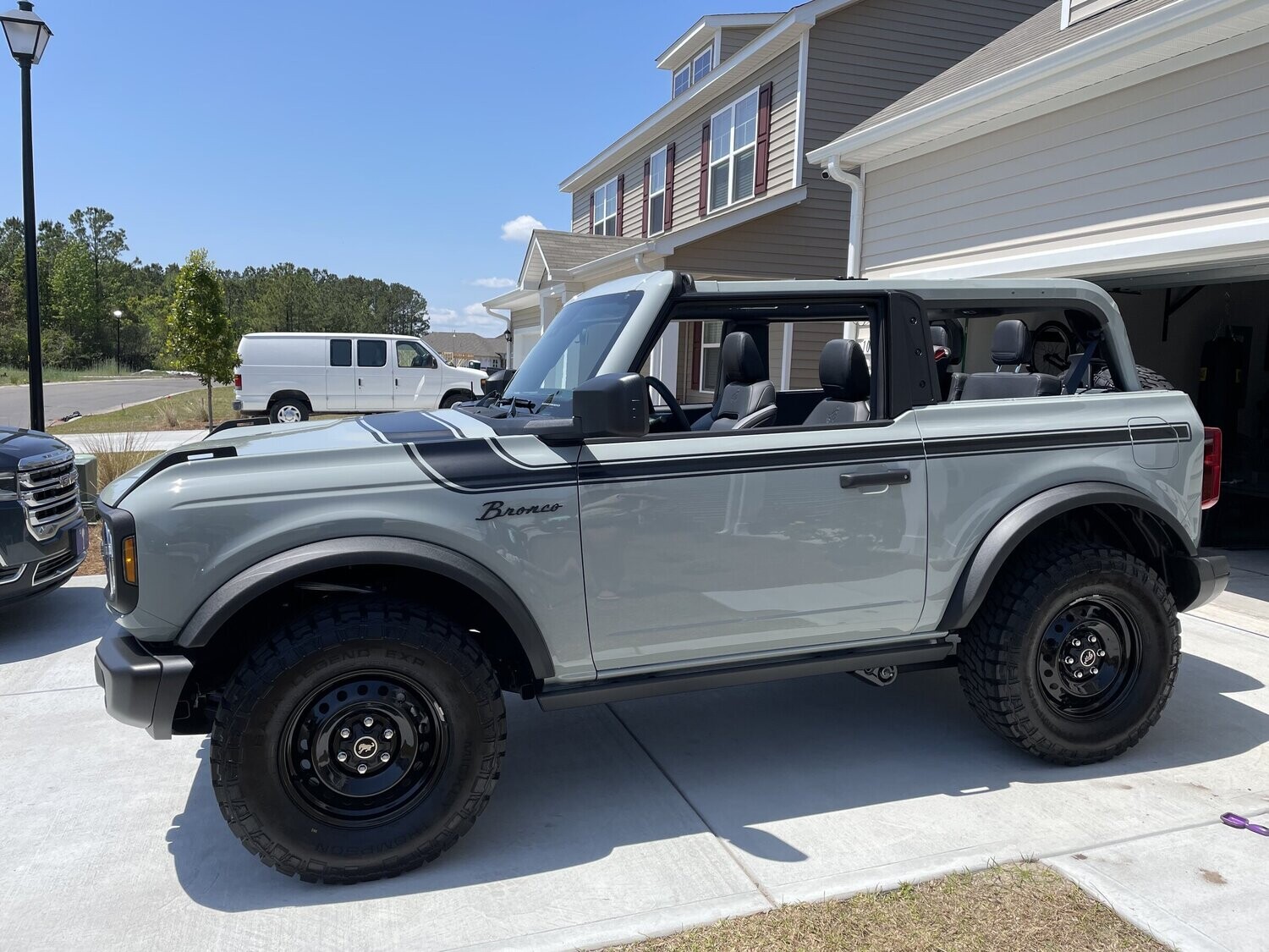 2021-up Ford Bronco Retro Special Decor Style Side/Hood Graphics Kit (Centered on Body Line)