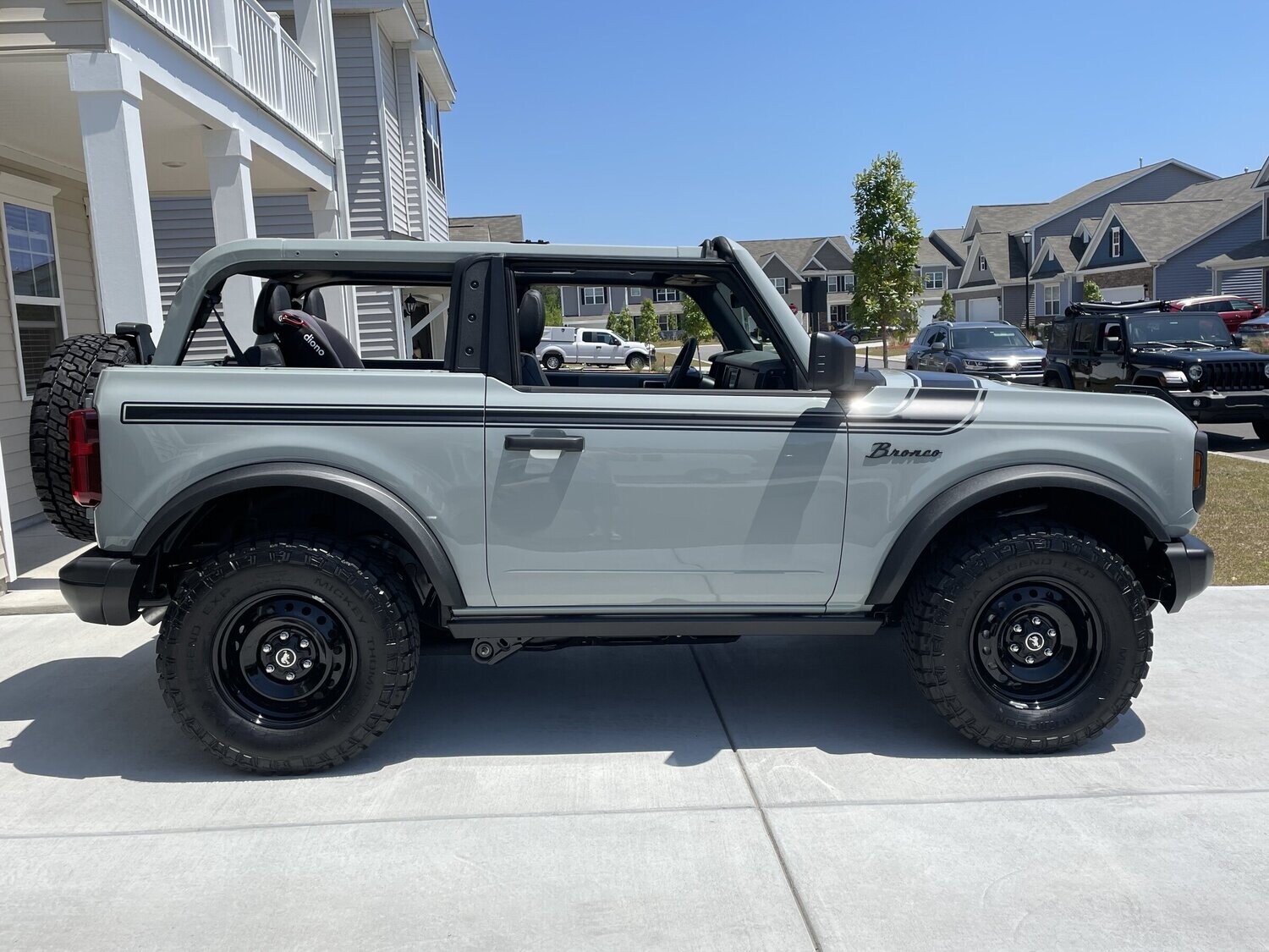 2021-up Ford Bronco Retro Special Decor Style Side/Hood Graphics Kit (Centered on Body Line)