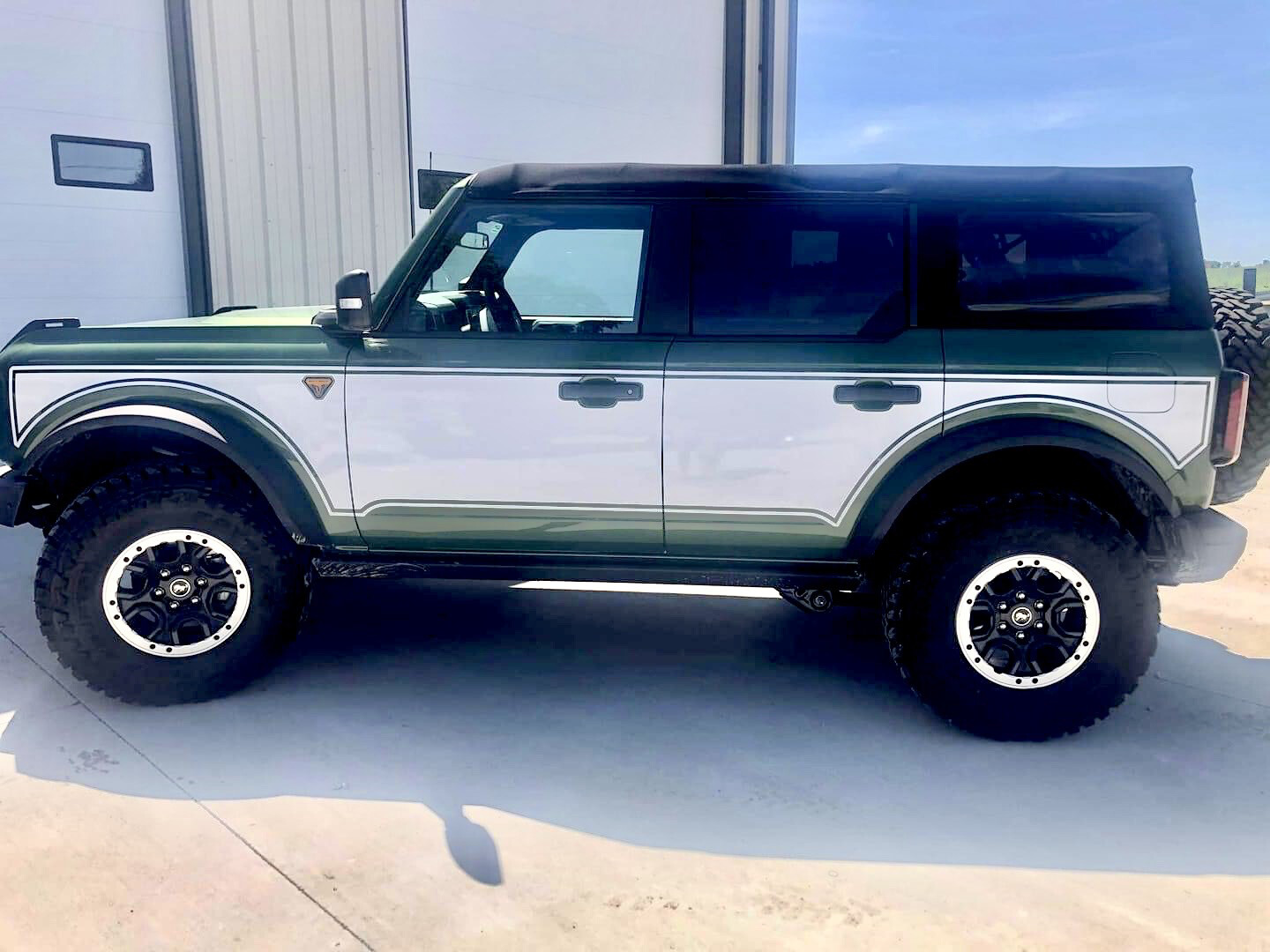 2021-up Ford Bronco Two Tone Center Body Graphics