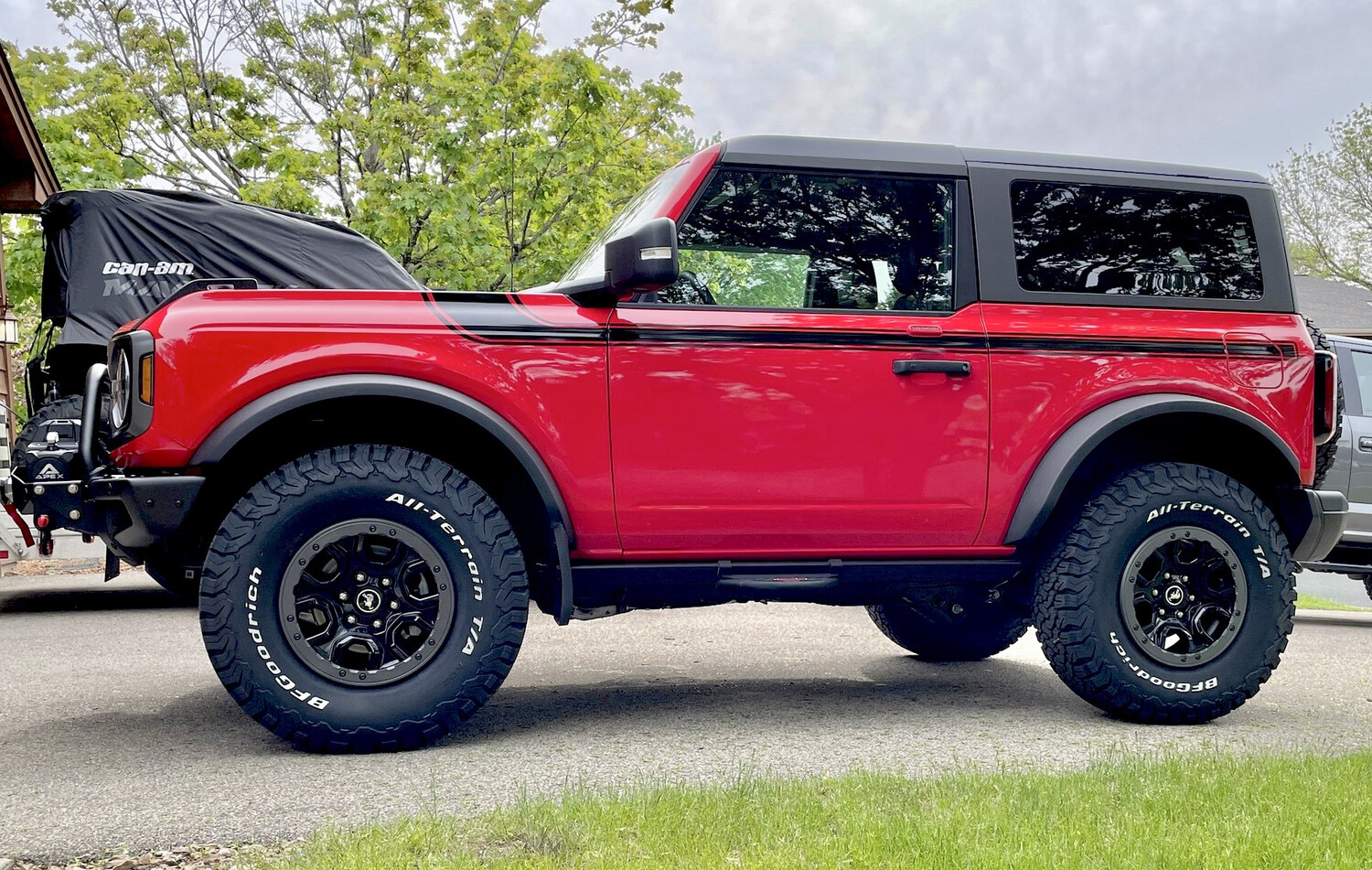 2021-up Ford Bronco Retro Special Decor Style Side/Hood Graphics Kit (Centered on Body Line)