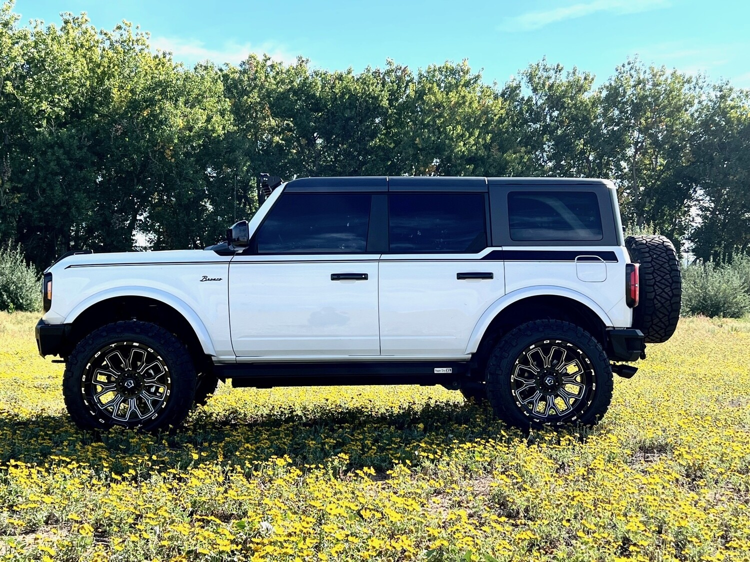 2021-up Ford Bronco Full Length Upper Side Stripe Kit