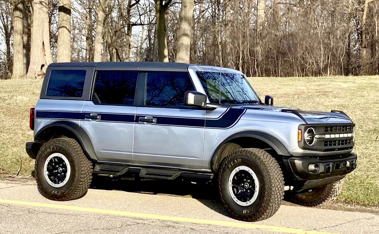 2021-up Ford Bronco Retro Special Decor Style Side/Hood Graphics Kit (Below Body Line Wide Stripe)
