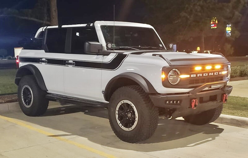 2021-up Ford Bronco Retro Special Decor Style Side/Hood Graphics Kit (Below Body Line Wide Stripe)