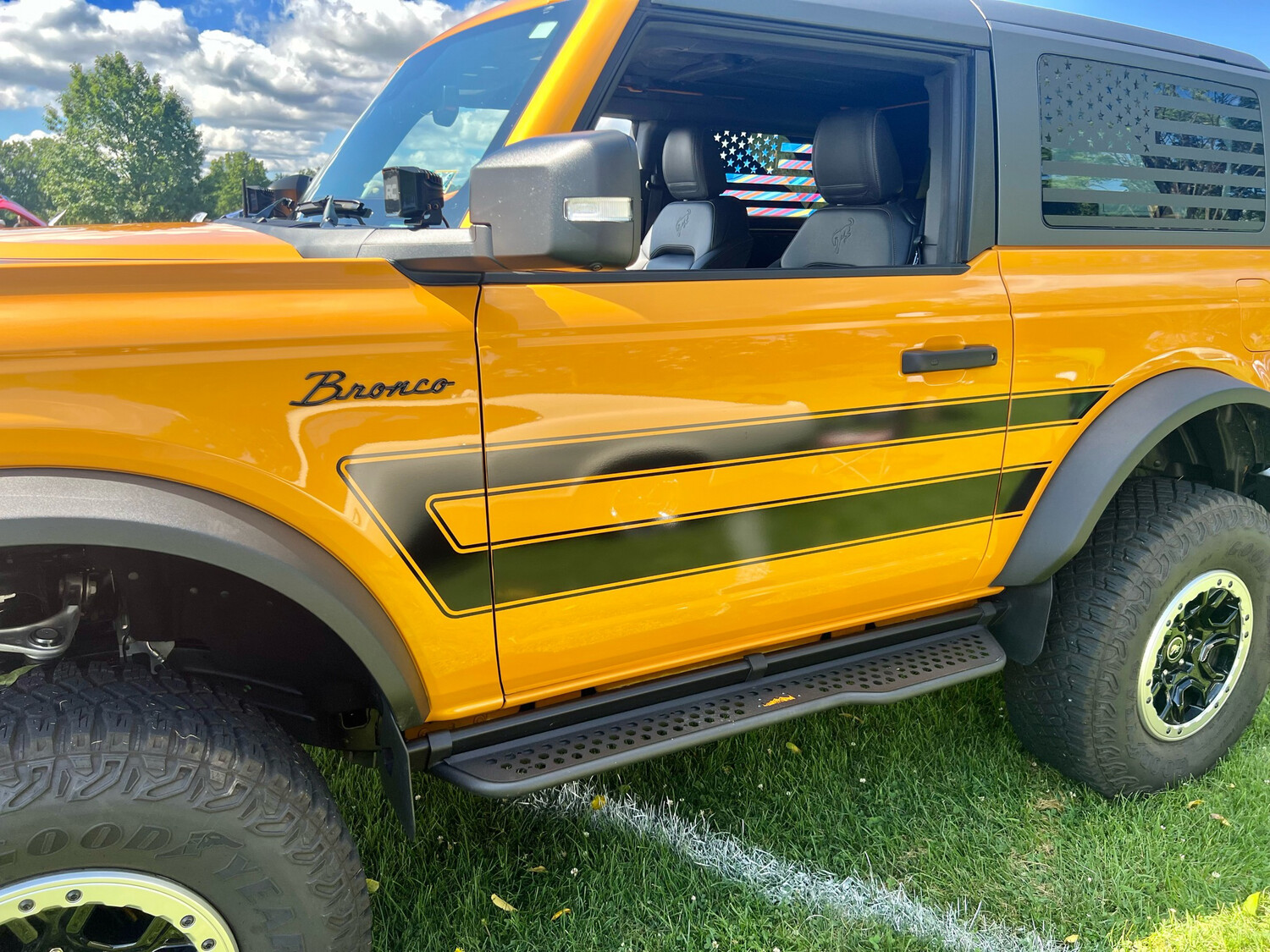 2021-up Ford Bronco Retro Explorer Style Side Graphics Kit