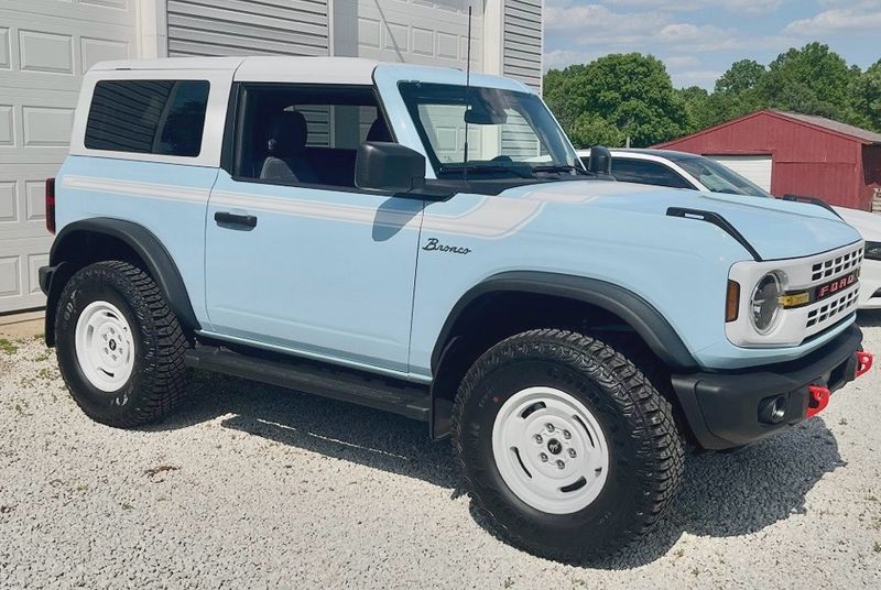 2021-up Ford Bronco Retro Special Decor Style Side/Hood Graphics Kit (Centered on Body Line)