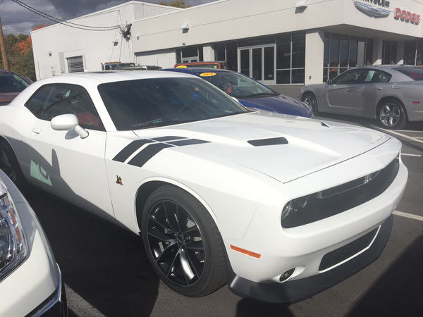2015 - Up Dodge Challenger Hood to Fender Stripes