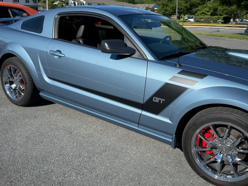 2005-2009 Mustang Checkmark Side Vinyl Graphics
