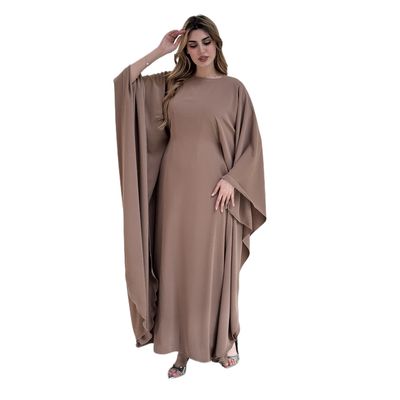 فساتين و اطقم تحت العباية