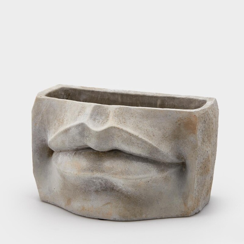 Vaso cemento labbra