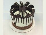 Vanilla Oreo Drip Cake