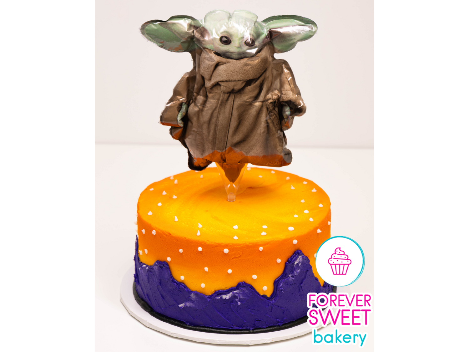 Baby Yoda Balloon Topper Cake