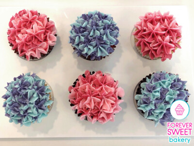Hydrangea Decorated Cupcakes
