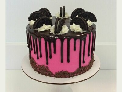 Vanilla Oreo Drip Cake