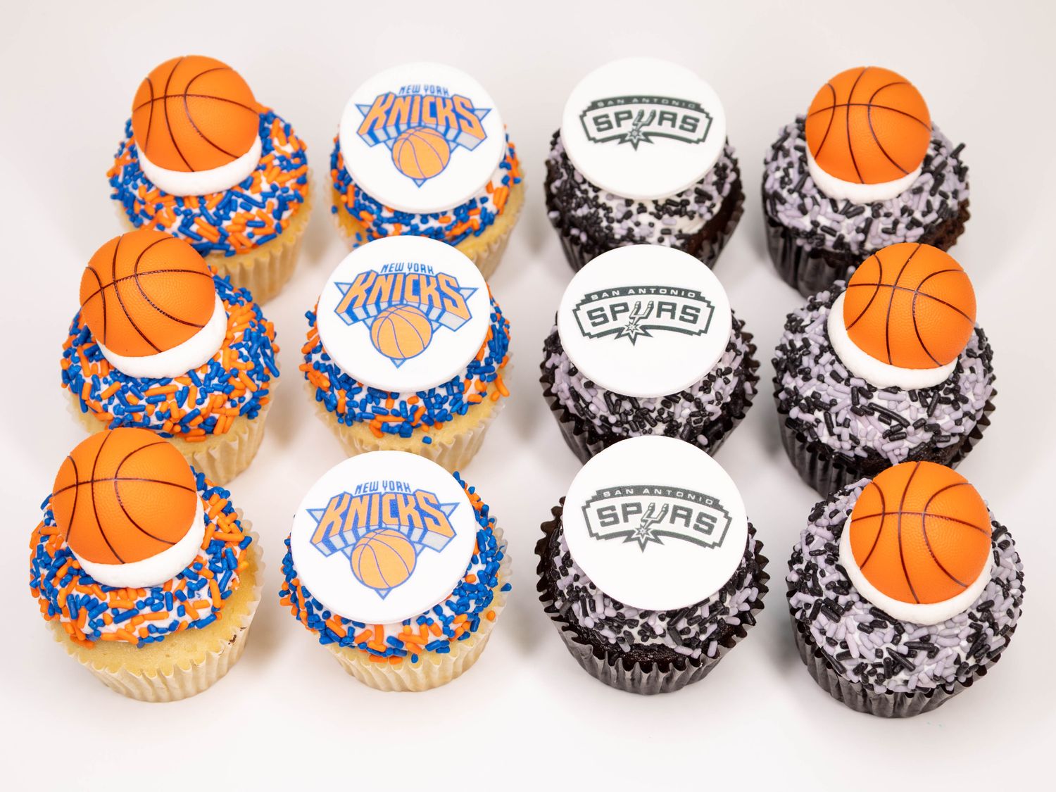 Knicks &amp; Spurs NBA Finals Dozen Cupcakes
