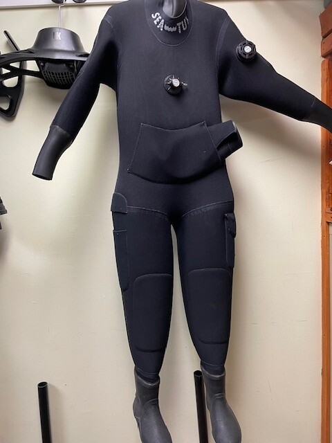 Women&#39;s M Sea Tux Drysuit