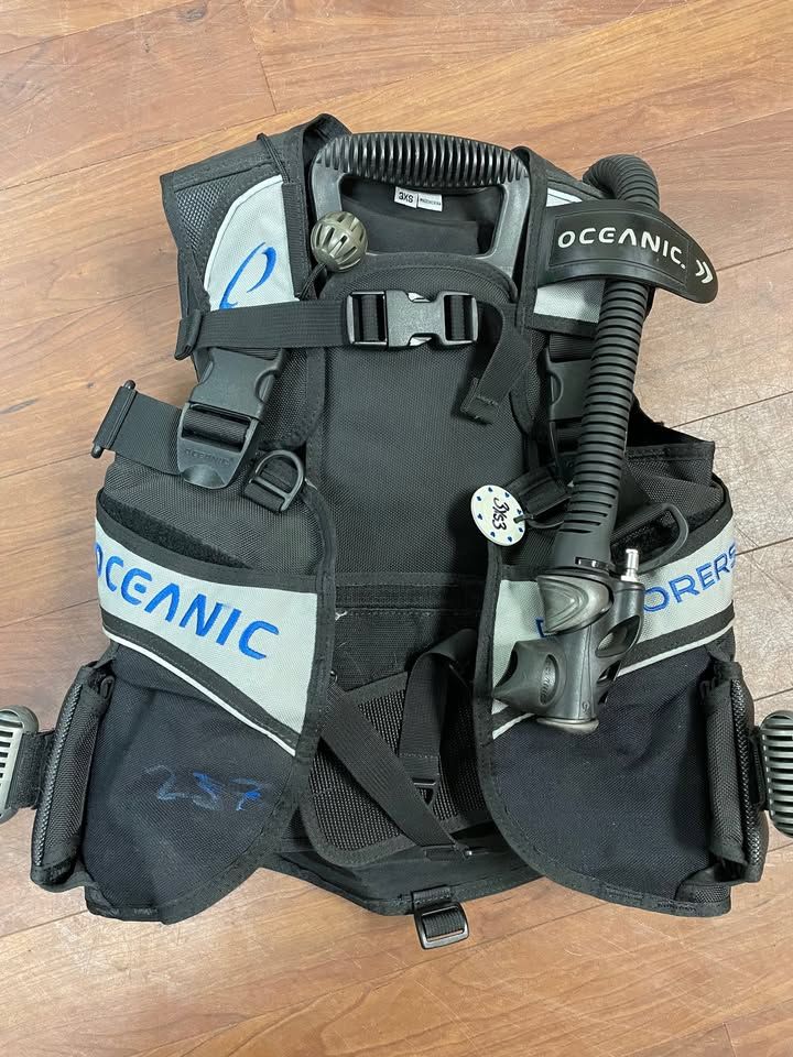 Oceanic Explorer BCD
