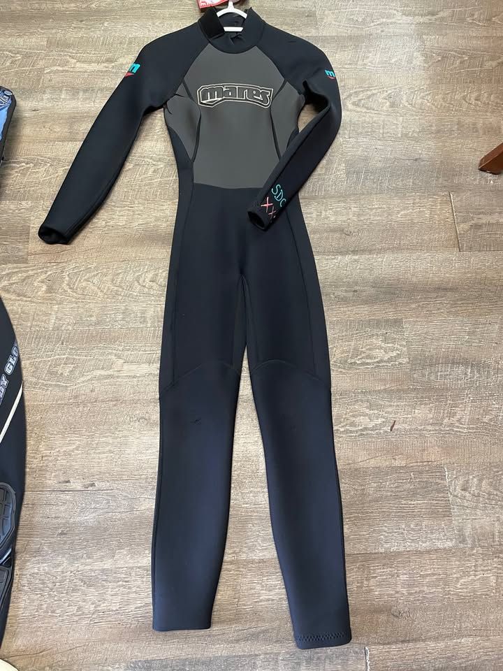Womens XXS One Piece 2-3mm Wetsuits