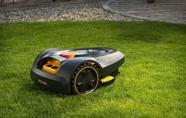 Akumulatorska robotska kosilnica RRM 600