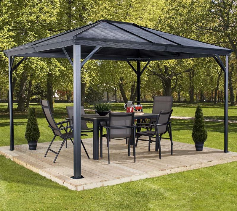 Aluminijasti paviljon Ventura | 296 x 423 x 261 cm |