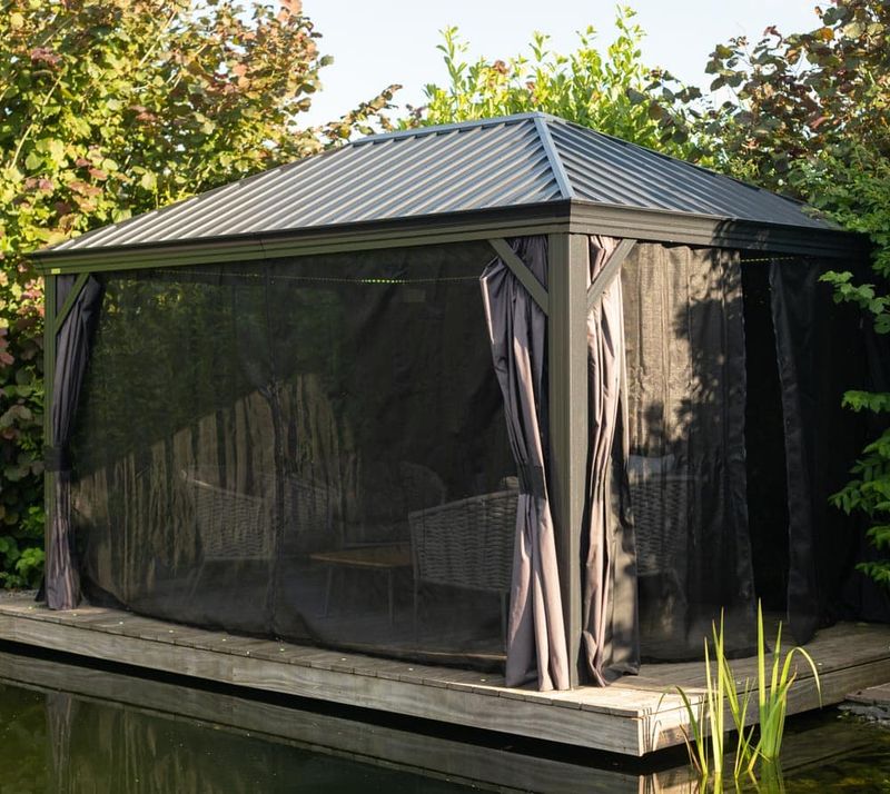 Aluminijasti paviljon Marsala - vklj. z mrežo proti komarjem | 363 x 483 x 293cm |