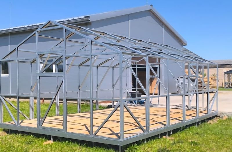 Premium 2025 Rastlinjak - HIŠKA VICTORIA DELUXE 4m z dvojnimi vrati – 6 mm polikarbonat + 2x vrata + dostava vključena