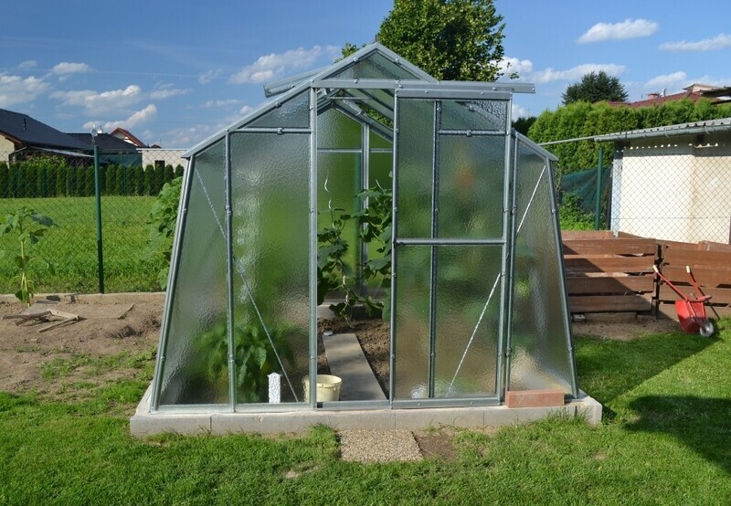 LIMES rastlinjak GLAS - steklo 4mm - širina 2,47m - več dolžin + žleb + dostava