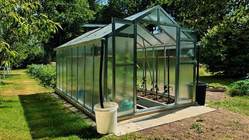 LIMES rastlinjak GLAS VARIANT J - steklo 4mm - širina 2,49m - več dolžin + žleb + dostava