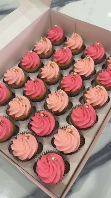 Mini Cupcakes (per dozen cupcakes)