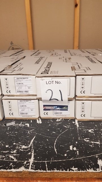 Lot 21 - Lever Groups